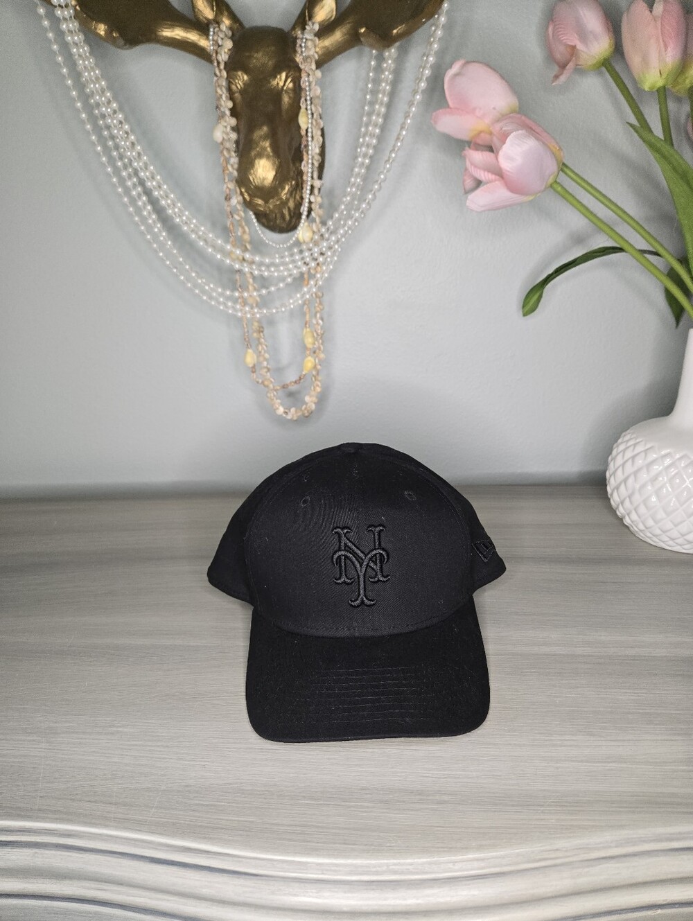 New Era Black Embroidered NY Mets Snapback Hat